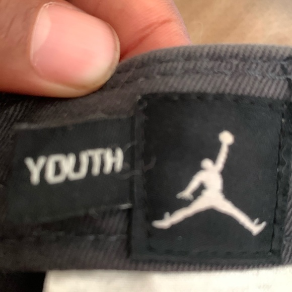 Bundle of 2 Jordan hats - Picture 6 of 7